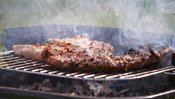 Star-Koch Lafer warnt beim Grillen vor vormarinierten Produkten