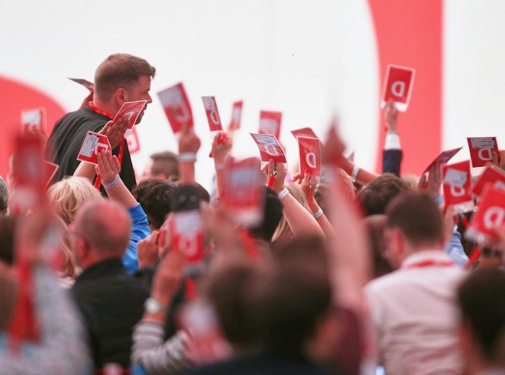 SPD-Parteitag stimmt für Vorbereitung eines AfD-Verbotsverfahrens