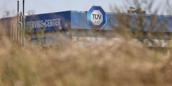 Verdi weitet Warnstreiks bei großen TÜVs aus