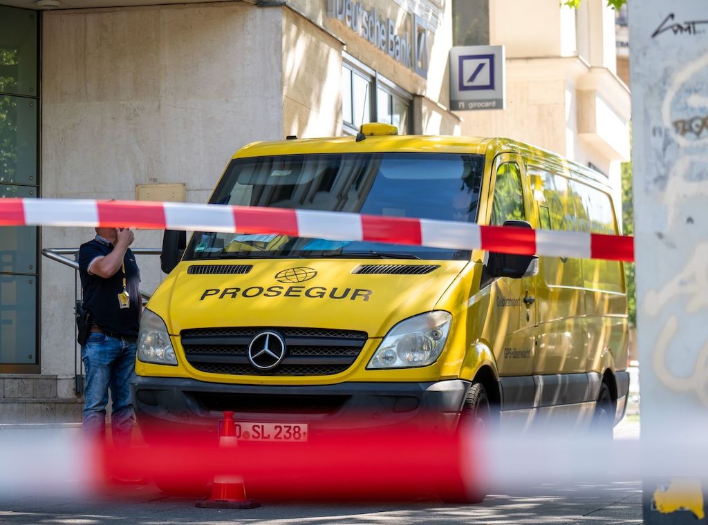 Schüsse nach Überfall auf Geldtransporter am Kurfürstendamm