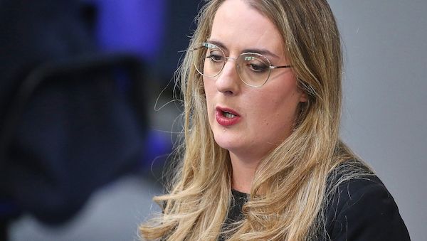 Dröge kritisiert Merz für Grenzpolitik