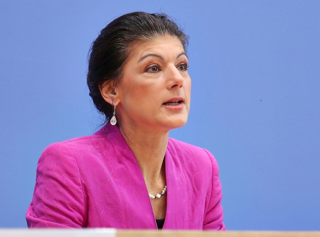 Wagenknecht befürwortet Halbierung der Strompreise