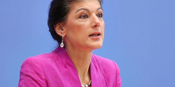 Wagenknecht befürwortet Halbierung der Strompreise