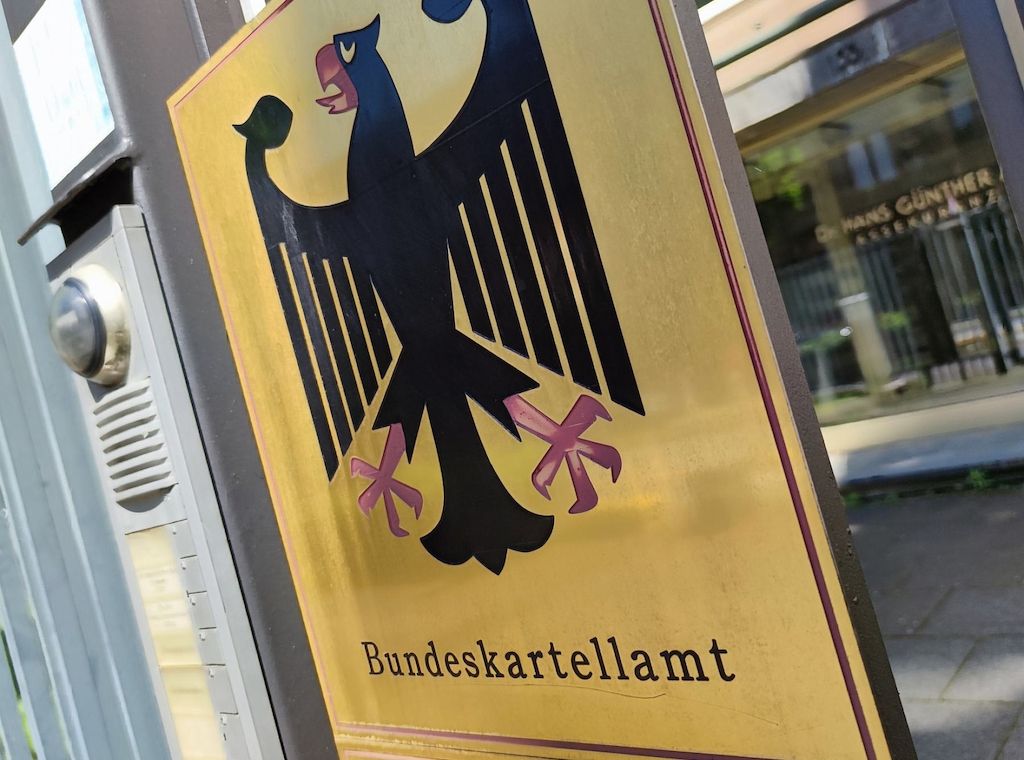 Kartellamt bestätigt "Raketen- und Federeffekt" bei Benzinpreisen