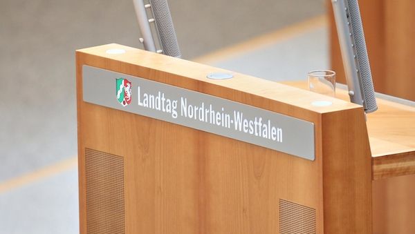 NRW-Landtag will Zutritt für Verfassungsfeinde erschweren