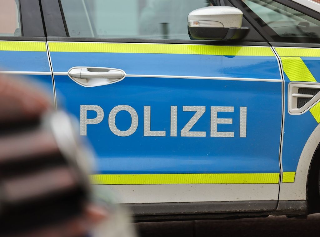 Polizeibeamter bricht sich bei Festnahme das Bein im Bezirk Marzahn-Hellersdorf 