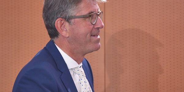 Kulturstaatsminister verteidigt Pläne für Digitalsteuer