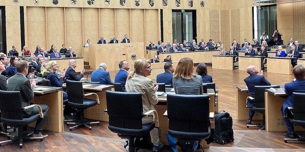 NRW startet Bundesratsinitiative für mehr schwimmende Photovoltaik