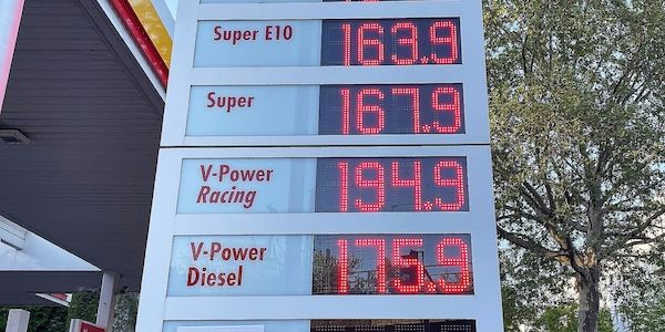 Preise für Benzin und Diesel sinken vor Feiertag