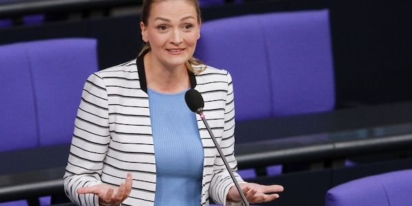 Bayerns Gesundheitsministerin wirft SPD und Grünen Doppelmoral vor