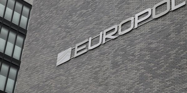 Europaweite Razzia gegen Callcenter-Betrüger