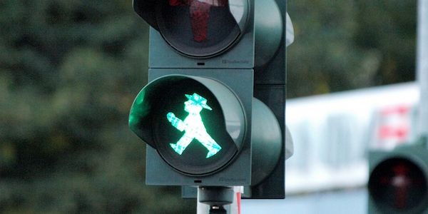 Rufe nach längeren Grünphasen für Fußgänger in Sachsen-Anhalt