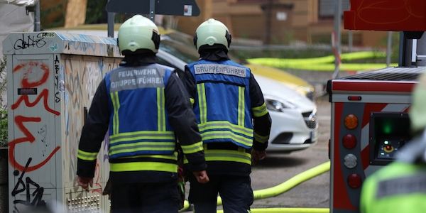 Zwei Autos in Bremen-Walle in Brand gesteckt