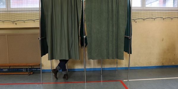 Extrem enges Rennen bei Präsidentenstichwahl in Polen