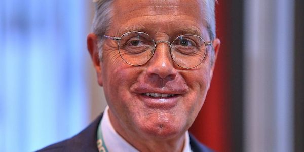 Röttgen pocht auf Pflichtelement beim neuen Wehrdienst