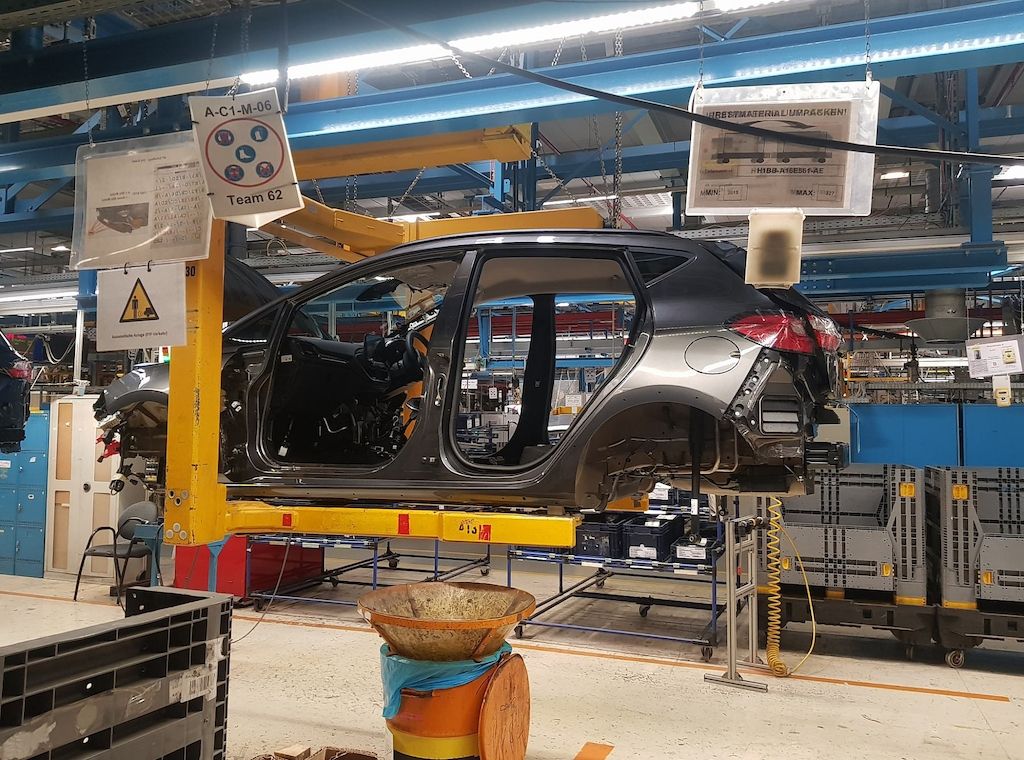 Etwas mehr Aufträge für Verarbeitendes Gewerbe im April