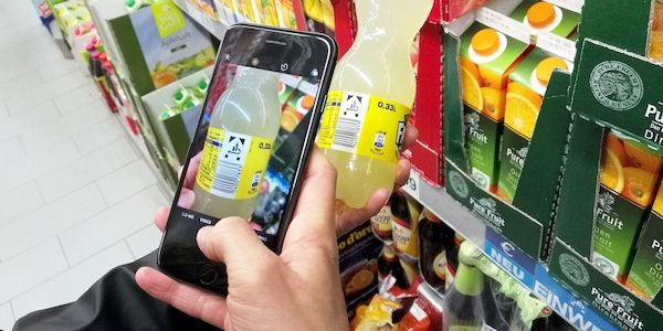 Immer mehr Deutsche zahlen mit Smartphone