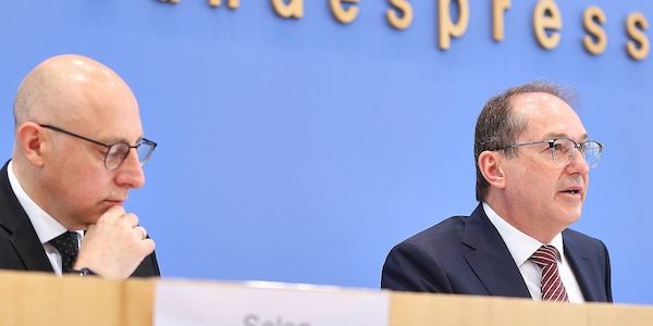 Verfassungsschutzbericht: Mehr Bedrohungen von Rechts und Links