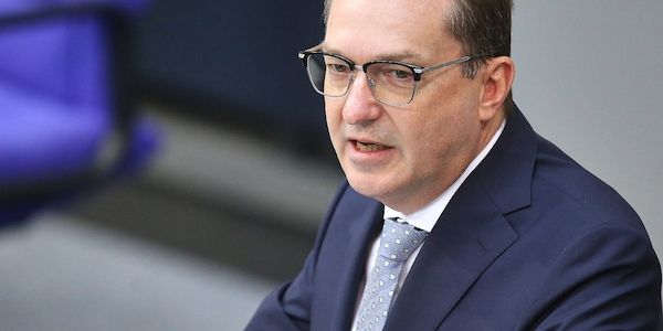 Polizeibeauftragter will von Dobrindt Rechtssicherheit an Grenze