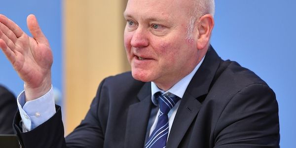 Truger: Mindestlohn notfalls "per Gesetz auf 15 Euro anheben"