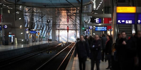 Linke fordert von Bahn Preismoratorium in den Ferien