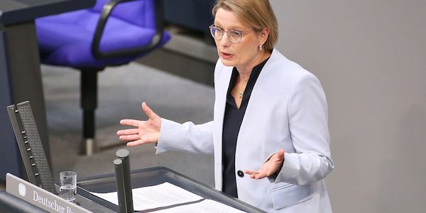 Hubig mahnt Dobrindt zu Begründung für Zurückweisungen
