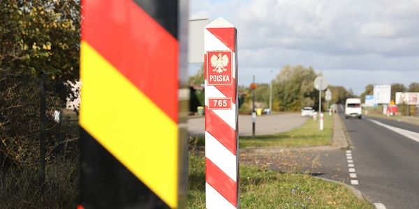 Kulturstaatsminister eröffnet Gedenkort für Polen in Berlin