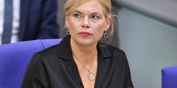 Klöckner warnt Abgeordnete vor zu legerem Kleidungsstil