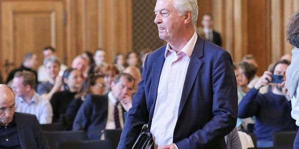 Dobrindt will sich bei Compact-Verbot nicht positionieren