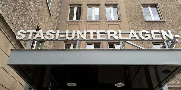 Voigt mahnt mehr Anerkennung für SED-Opfer an