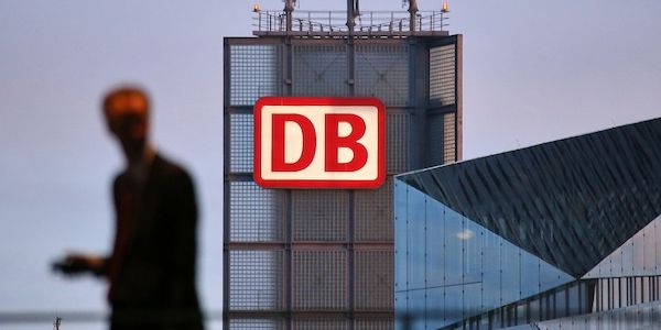 Verkehrsminister stellt Bahn-Führung infrage