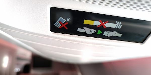Fast jeder zweite Fluggast ignoriert "Flugmodus" am Smartphone