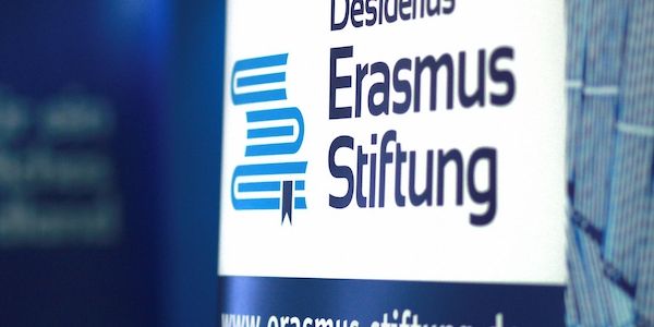NGOs protestieren gegen Steuergelder für AfD-nahe Stiftung