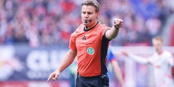 Ex-Schiedsrichter Brych erwartet mehr KI-Einsatz bei Fußballspielen