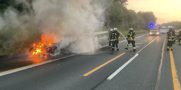 Brennender PKW auf der A45 bei Dortmund