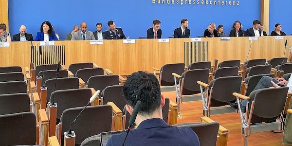 Regierung will nicht über Flüchtlingswelle aus dem Iran spekulieren