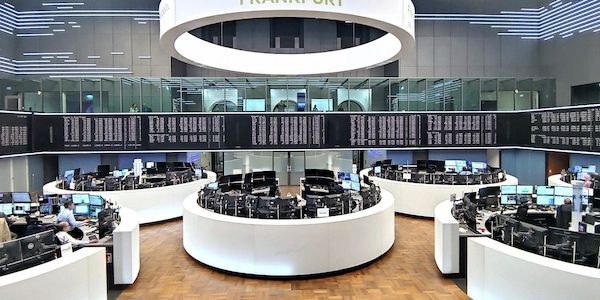 Dax zum Wochenstart schwächer - Ölpreis im Fokus