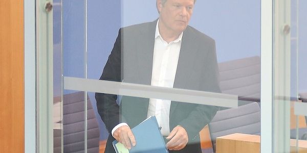 Bericht: Prüfer sahen kaum Risiken für Habecks Batterie-Förderung