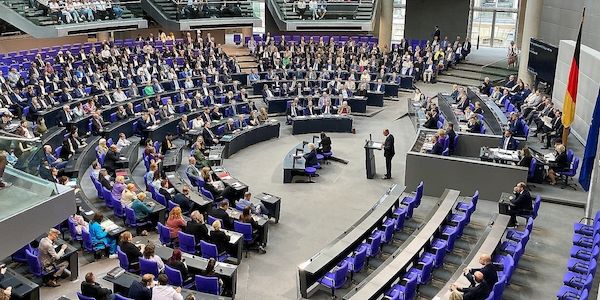 SPD-General will Paritätsgesetz für mehr Frauen im Bundestag