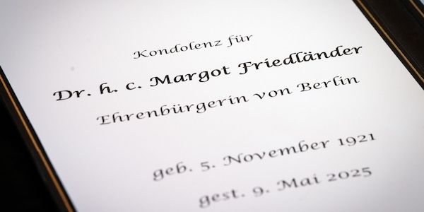 Hohe Sicherheitsstufe bei Beerdigung von Margot Friedländer in Berlin