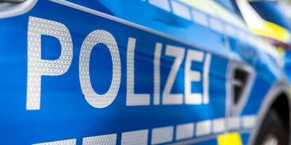 Vermummte greifen mit Fackeln Wohnprojekt in Cottbus an