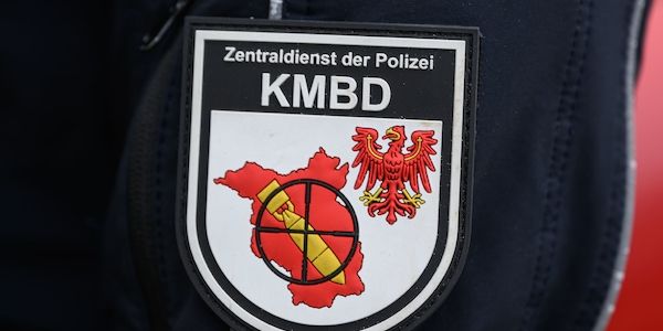Neuruppin: Frau sucht in Fluss nach Schlüssel und angelt eine Granate