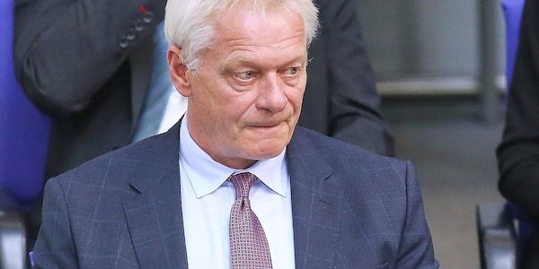 Rainer lässt Ausnahmen vom Mindestlohn weiter prüfen