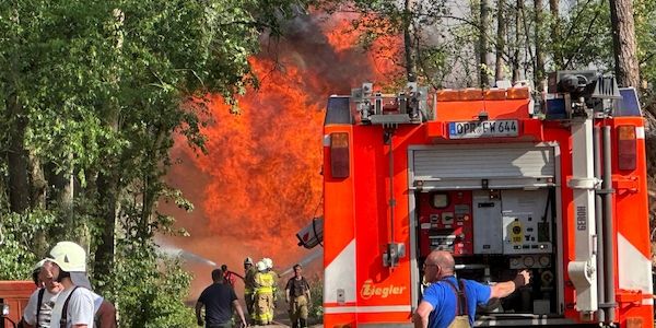 Waldbrandgefahr in Brandenburg sehr hoch - Einsatz in Lindow