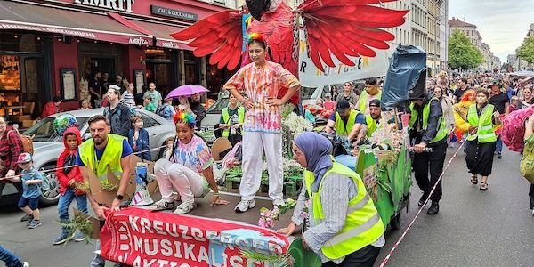 29. Kinderkarneval der Kulturen zieht durch Berlin-Kreuzberg