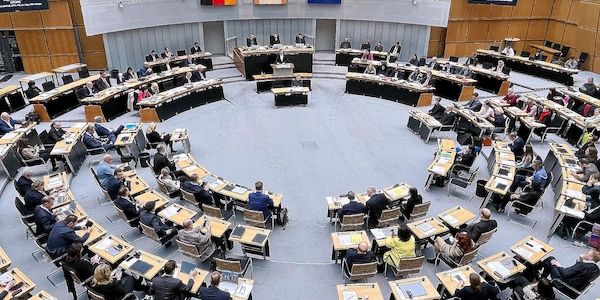 CDU, SPD, Grüne und Linke einigen sich auf Verwaltungsreform