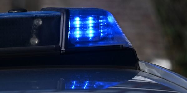 Motorrad überschlägt sich in Berlin-Friedrichshain
