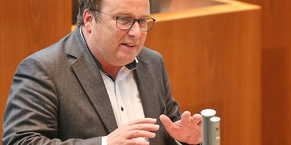 Deutschlandticket: Krischer reicht Kopplung an Inflation nicht