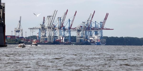 Hamburg erweitert Drehkreis im Waltershofer Hafen für größere Containerschiffe