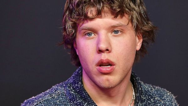 Alex Warren an Spitze der Single-Charts - Zartmann holt Silber